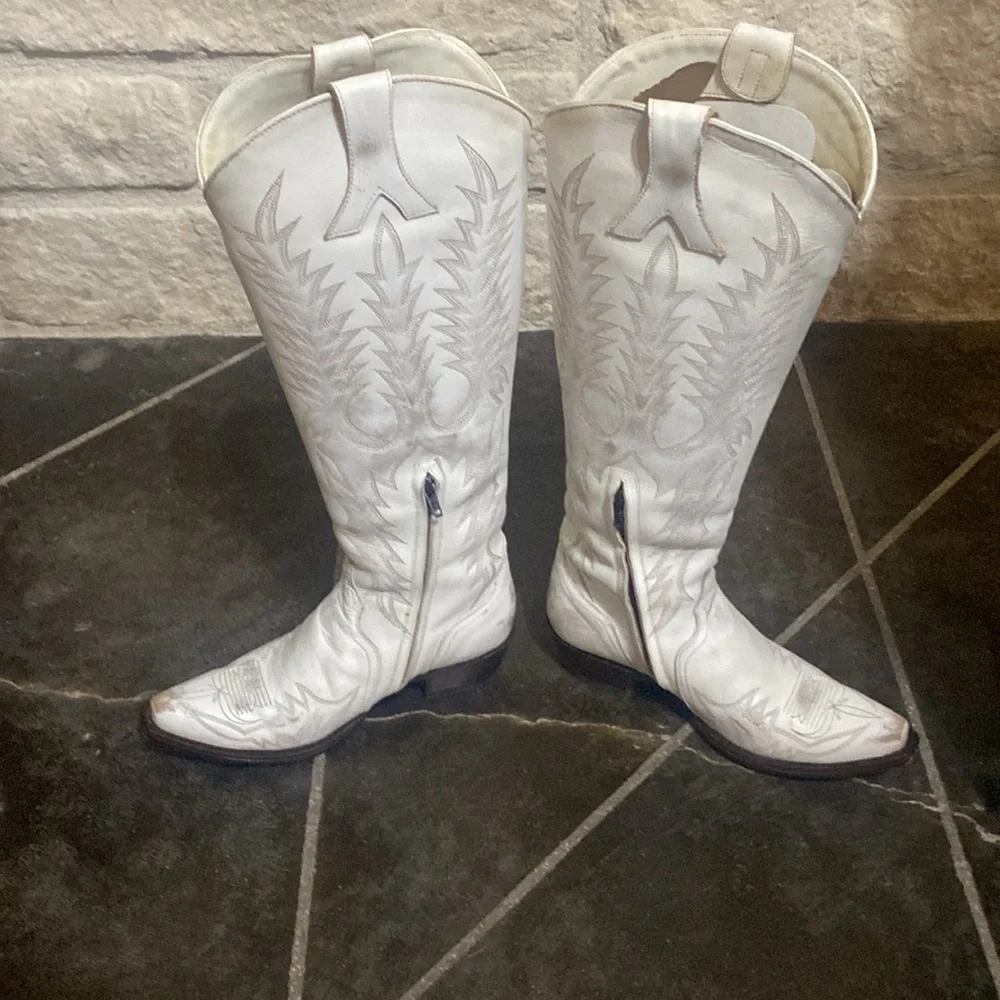 Old Gringo White Heeled Boots - Picture 4 of 16
